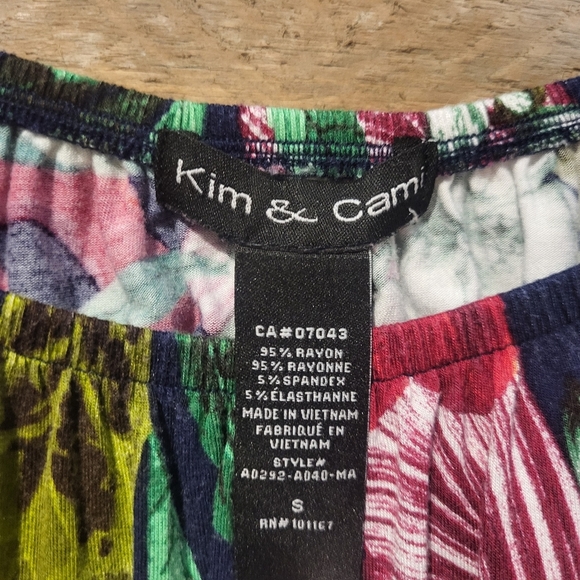 Kim & Cami Floral Off-Shoulder Top - Multicolor - Picture 4 of 5